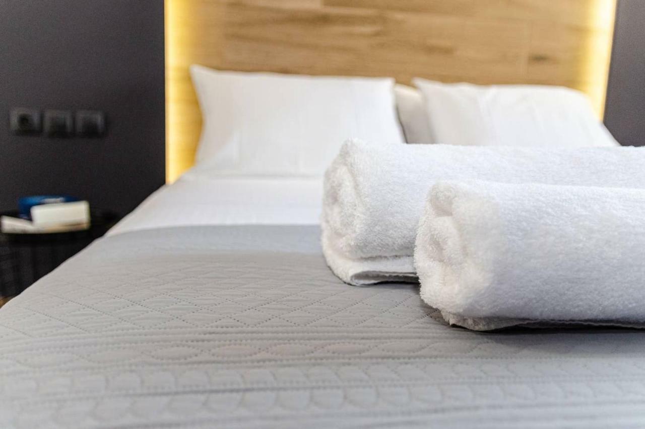 Mos Luxury City Suites - The Loft Ханья Экстерьер фото